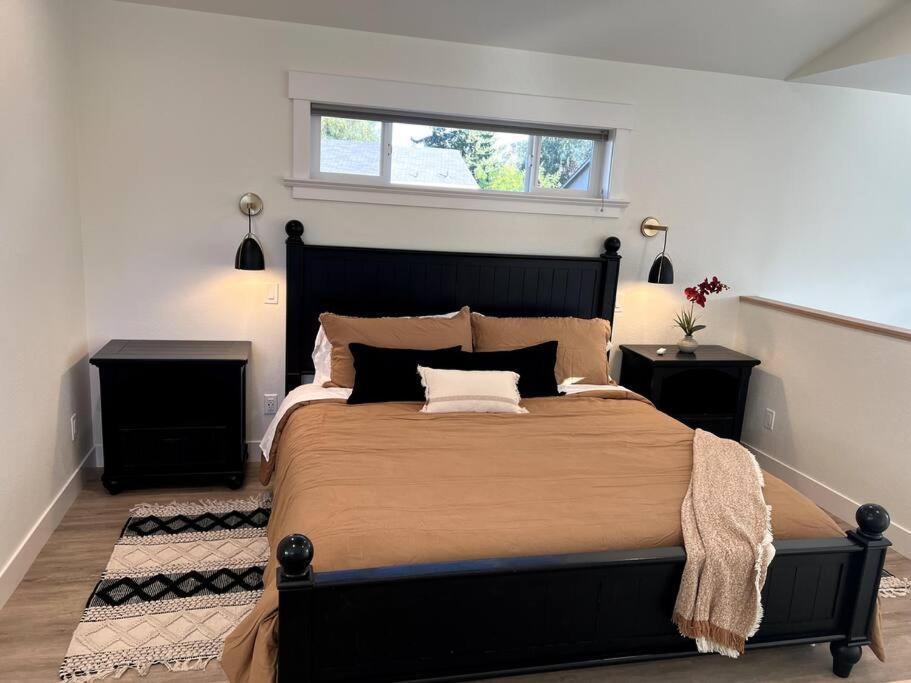 Brand New Custom Built Cottage In Downtown W/Pool! Salem Exterior foto